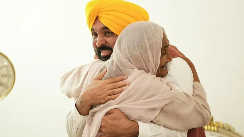 CM Mann meeting Bebe Gurmel Kaur